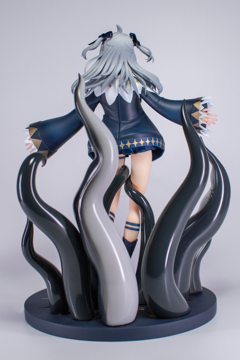 Haytea1's tweet photo. Aoさんのオリジナルキャラクター「ラグニア」ちゃんの塗装を担当させていただきました
触手とネイルは✨✨に、足は黒子と網タイツにこだわって制作しました〜
近日展示されるそうなのでよろしくお願いします！ https://t.co/pr0oBkh7Wz