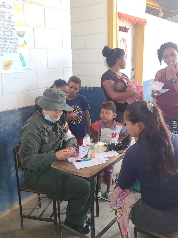 26082dacia's tweet image. La FANB desde zodi de la Guayana esequiba 🇻🇪 garantizando la seguridad y el bienestar del pueblo esequibo #Integrar es vencer