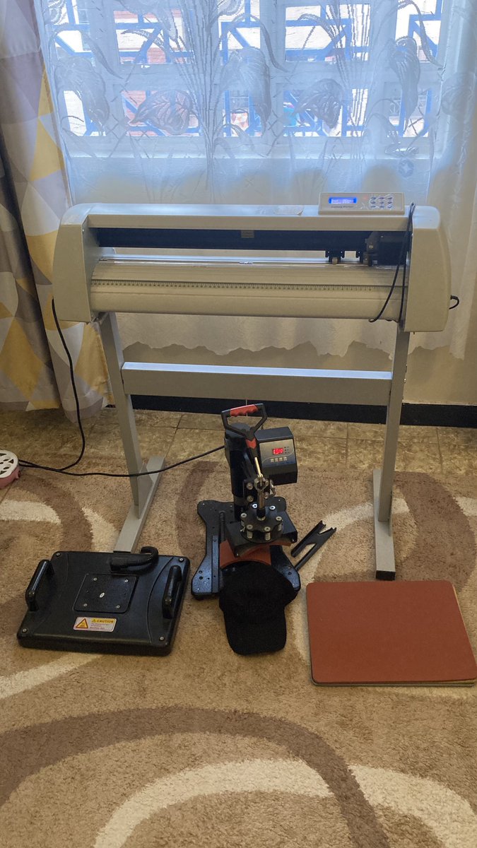 nairobabe's tweet photo. @RiggyOguda Selling these two: Heatpress machine + 4 in 1 Vinyl Plotter 

Heatpress
-Cap &amp; Cup printer
-Plate printer
-T-shirt/hoodie printer

WhatsApp +254 775 268632

Both 65,000 Ksh

Check videos of the machines on this thread  👇🏾 https://t.co/NSgKdOHGhe