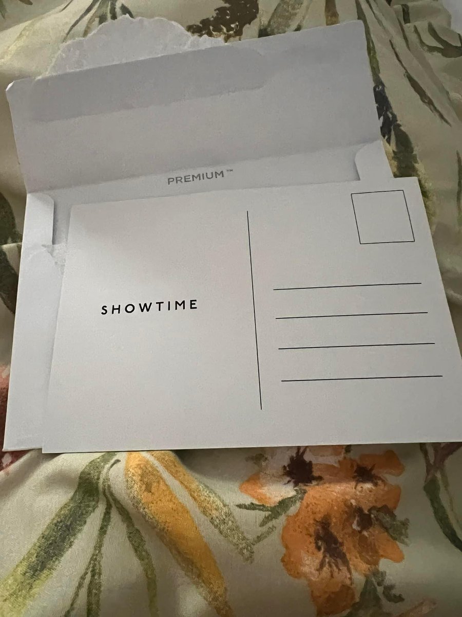 bottlemenbr's tweet photo. Alguns fãs no Reino Unido receberam esse cartão postal em branco! https://t.co/3u7X1JwY0G