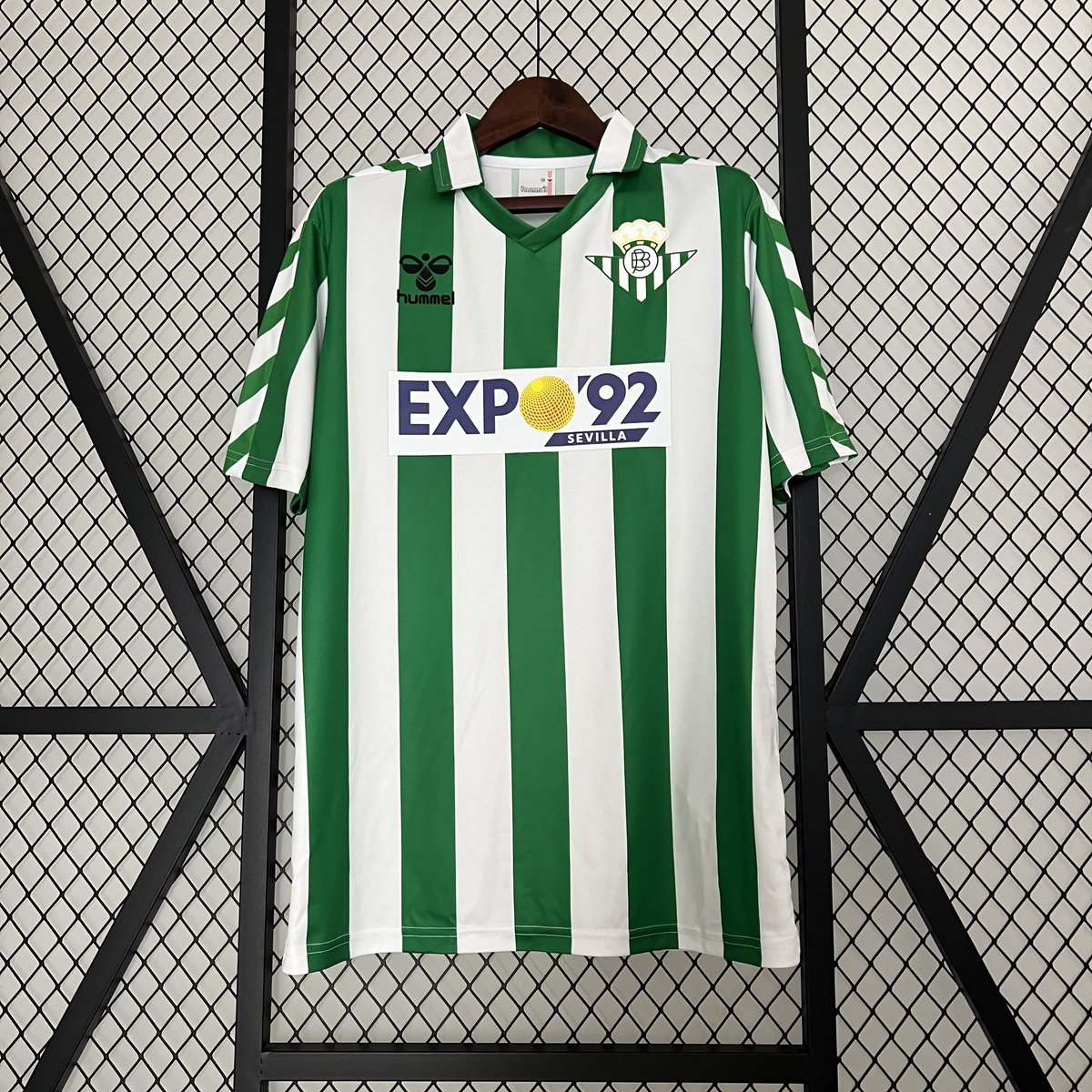 GxlDeFekir's tweet photo. Como veo que os gustó…

👕 SORTEO de la reedición de la camiseta de la EXPO 92

⚠️ PASOS:  

1️⃣ Seguir a @futboljersey7 y @GxlDeFekir.

2️⃣ Dar RT y LIKE al tweet.

🎁Ganador el 18 de Febrero tras el partido del Betis.

🍀 ¡Mucha suerte! https://t.co/mI8qvCjBdO