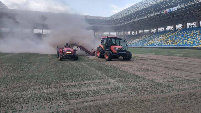 Eryaman Stadı’nı inceleyen TFF yetkilileri, Tarım Kredi Kooperatifi ile görüşerek bakliyat ürünleri ekimi için uygun olduğunu bildirdi.