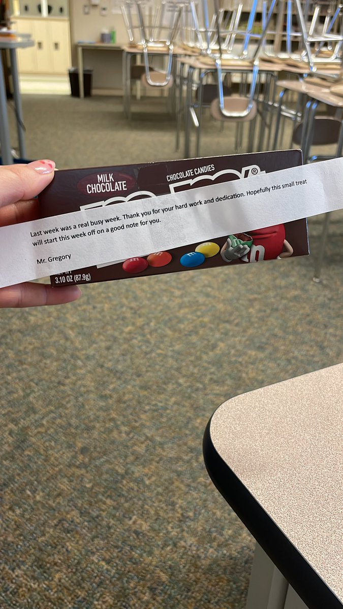 Thanks <a href="/TLGregory77/">Thomas Gregory</a> for putting a little ☀️in my day! #teacherlife