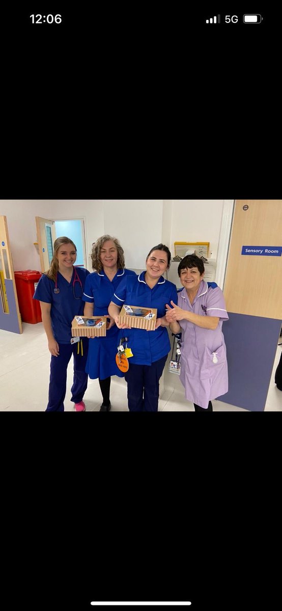 Massive thank you ⁦<a href="/sugs75/">Ibrahim Yousaf</a>⁩ ⁦<a href="/OldhamAthletic/">Oldham Athletic Chat</a>⁩ for the cup cakes yesterday very much appreciated in paeds ED. ⁦<a href="/nicnac19742009/">nicola wood</a>⁩ there is one for you and Charlotte has had hers <a href="/ed_nca/">Oldham ED 🚑🚨👩‍⚕️🐝#TeamAwesome</a> ⁦<a href="/OldhamCO_NHS/">Oldham Care Organisation</a>⁩