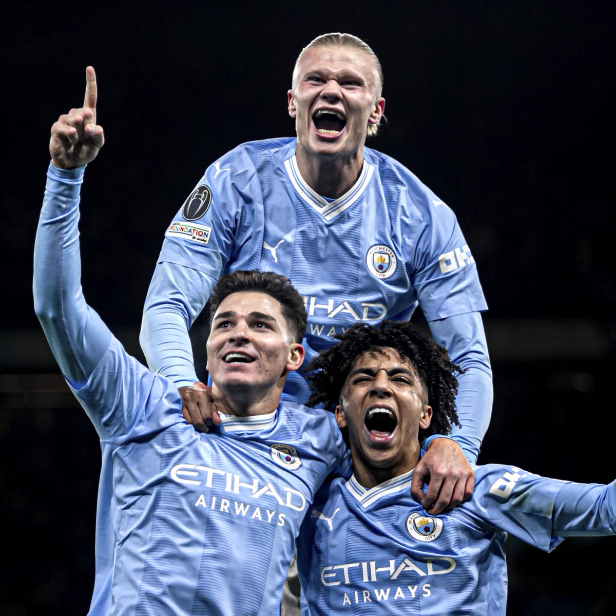transferroom's tweet image. The difference between the squad values of Man City and FC Copenhagen: €1.318billion 🤯

Total Expected Transfer Value
@FCKobenhavn: €115m
@ManCity: €1.432bn

📊 It's the biggest gap in squad xTV in a #UCL knockout tie since 2019-20, when our xTV comparison data starts from.