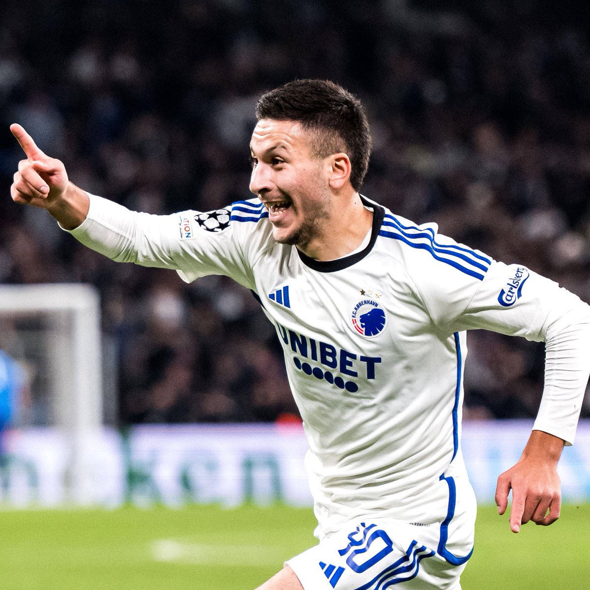 transferroom's tweet image. The difference between the squad values of Man City and FC Copenhagen: €1.318billion 🤯

Total Expected Transfer Value
@FCKobenhavn: €115m
@ManCity: €1.432bn

📊 It's the biggest gap in squad xTV in a #UCL knockout tie since 2019-20, when our xTV comparison data starts from.