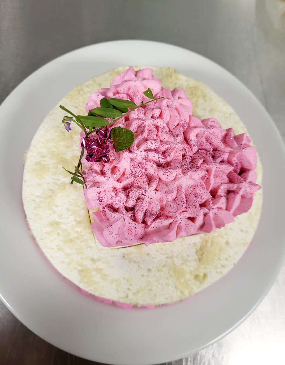 CulinaryMilby's tweet photo. Valentine’s Week labs are in full swing xoxo love is in the kitchen air xoxo https://t.co/9G5NiTBiRS