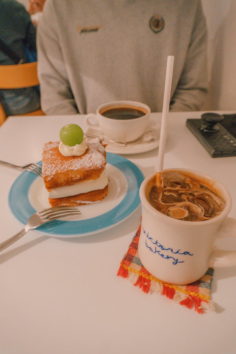 victoria bakery 🍒🥧☕️