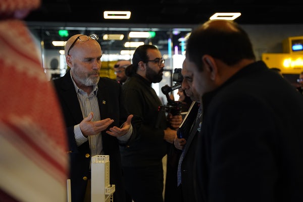 Joining forces for a greener future at #KAUSTFutureForum! Prof. William Roberts dives into Cryogenic Carbon Capture, showcasing its energy efficiency and high-purity liquid CO2 output, transforming the landscape of energy and industry #CleanTech #Sustainability
