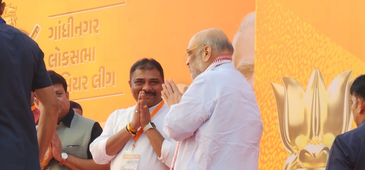 ihiteshpmakwana's tweet photo. "જોડાશે ગાંધીનગર, જીતશે ગાંધીનગર"

ગાંધીનગર સાંસદ જન મહોત્સવ અંતર્ગત કેન્દ્રીય ગૃહ તથા સહકારિતા મંત્રીશ્રી તેમજ આપણા લોકપ્રિય સાંસદ શ્રી @AmitShah સાહેબના વરદ્દ હસ્તે તેમજ માન. મુખ્યમંત્રીશ્રી @Bhupendrapbjp, BCCI  ના સેક્રેટરીશ્રી @JayShah અને (1/2) https://t.co/WSjPYWM9a3