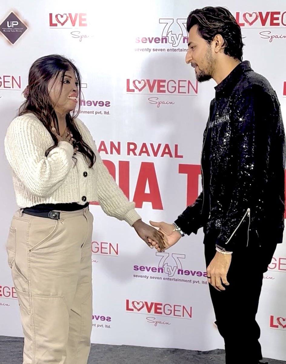 Guess what are we talking about..? 🫰🏻
@DarshanRavalDZ you are the sweetest ☺️ 
:
:
 #DarshanRaval #DarshanLive #bluefamily #Meetup