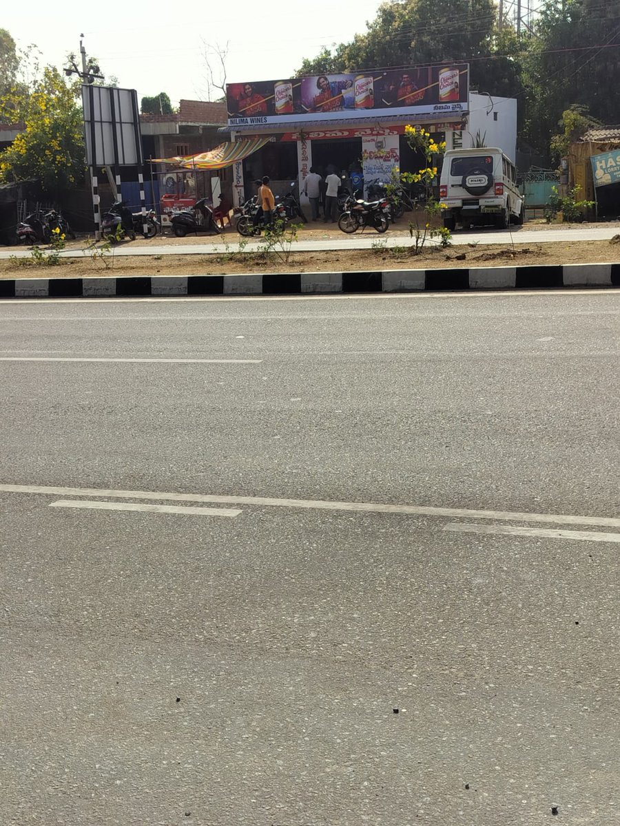 krishnathode's tweet image. సర్@revanth_anumula @TSExcise  బెల్లంపల్లి నియొజకవర్గము మంచిర్యాల జిల్లా NH363  ఆనుకొని  ఉన్న కన్నాలగ్రామ పరిధి జాతీయ రహదారులు నియమాలకు విరుద్దంగా ఉన్న నీలిమ వైన్ షాప్ అనుమథి రద్దు చేయగలరు కేవలమ్ 10మీటర్ లు  కూడా లేధు సర్ @AclbMncl @Collector_MNCL @cpramagundam @dcpmancherial