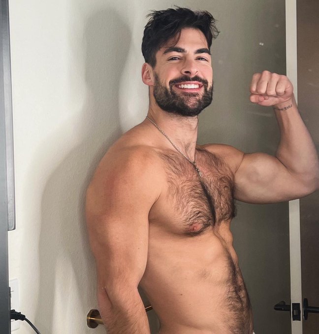 Bathroom selfies photoshoot ❤️ Hope this year will be the best for you ❤️💫 Come chat if you feel like