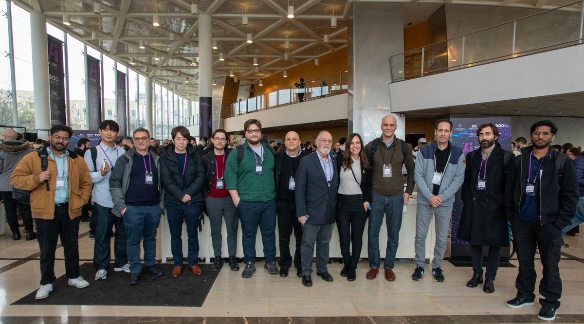 RanNatanzon's tweet image. Artificial intelligence is changing the world in all aspects, and Israel is ranked 7th place in the global artificial intelligence ranking. The massive attack on Israel by the Hamas terror army and Israel&apos;s manoeuvre in Gaza did not stop the Israeli Innovation ecosystem that…