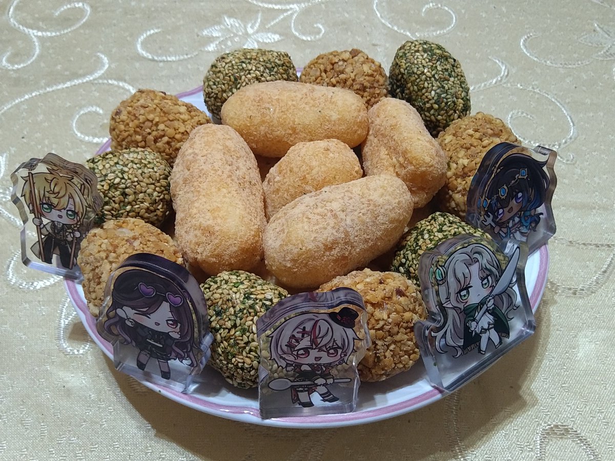liuzhengyi67343's tweet photo. 據說“麻荖”有好彩頭的意思,獻上一盤祝Aepro箱,好運滿滿
追加高級雞蛋糕一份
#Aepro
#Tia你看看 https://t.co/EWbzds7C7z