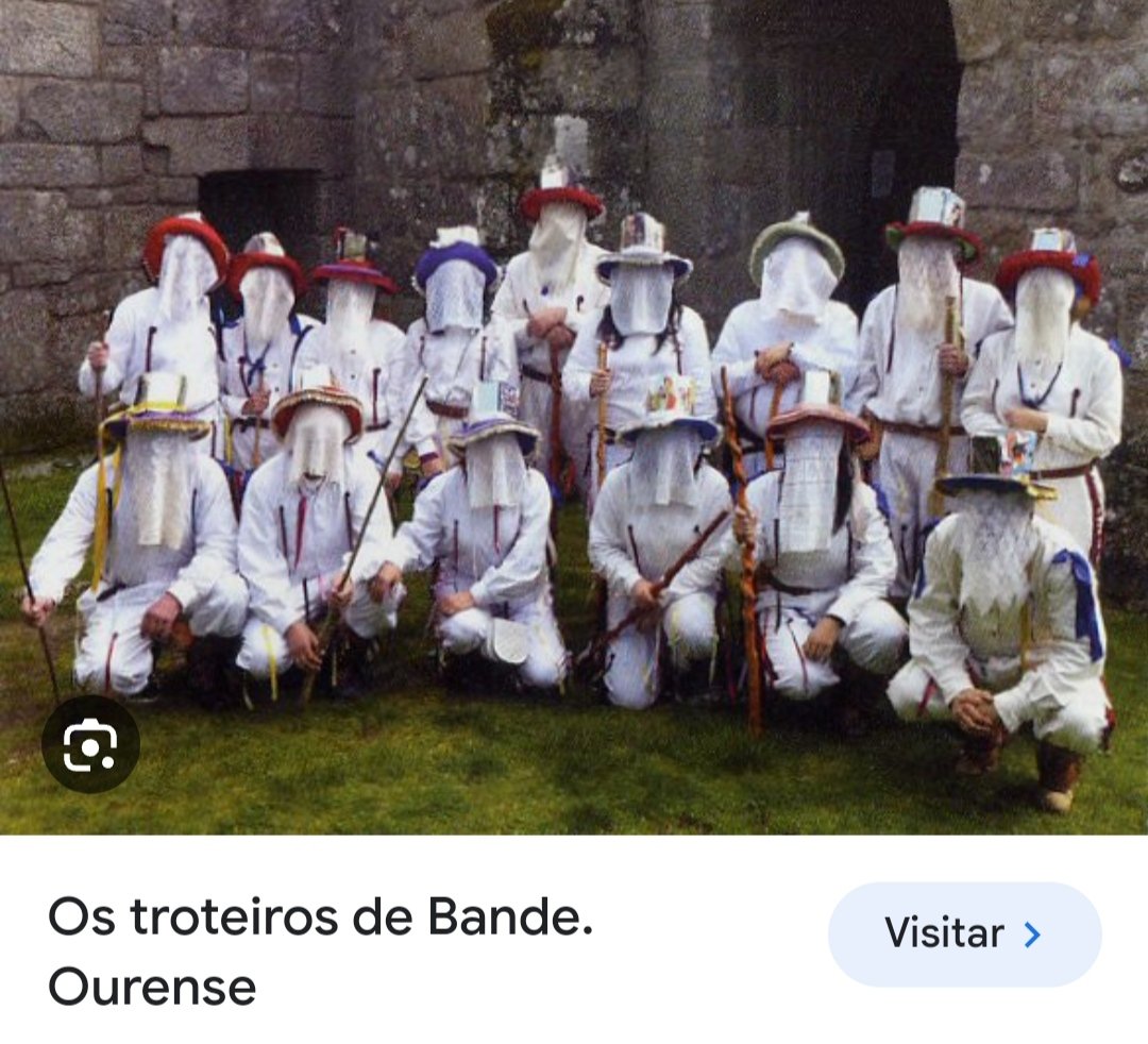 En Lobeira (Bande) os Troteiros cantan outras coplas... #Entroido2024 #Galicia #tradición #música #arte #LiteraturaPopular #cultura