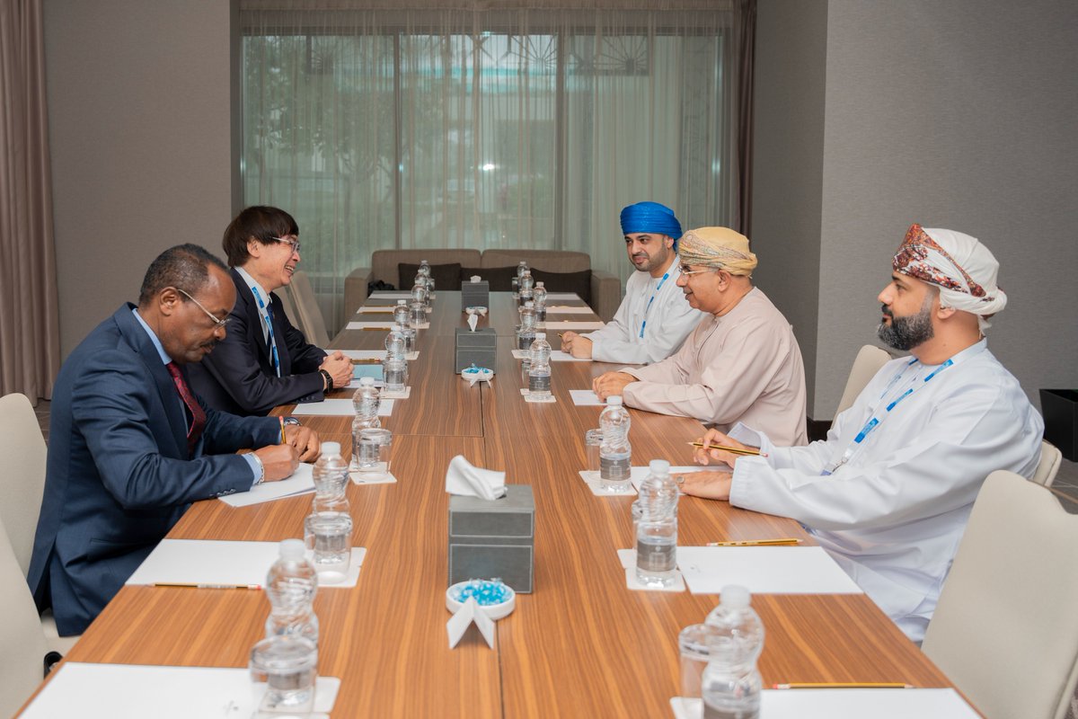 UPU_DG's tweet photo. Productive meeting w/ H.E. Dr Hilal Ali Al Sabti, #Oman’s Minister of Health. We discussed the immense potential of the post to facilitate various #healthcare services & how we can leverage our collaboration & related UPU initiatives, such as #Post4Health, to help materialize it. https://t.co/OVQeRCc7hT