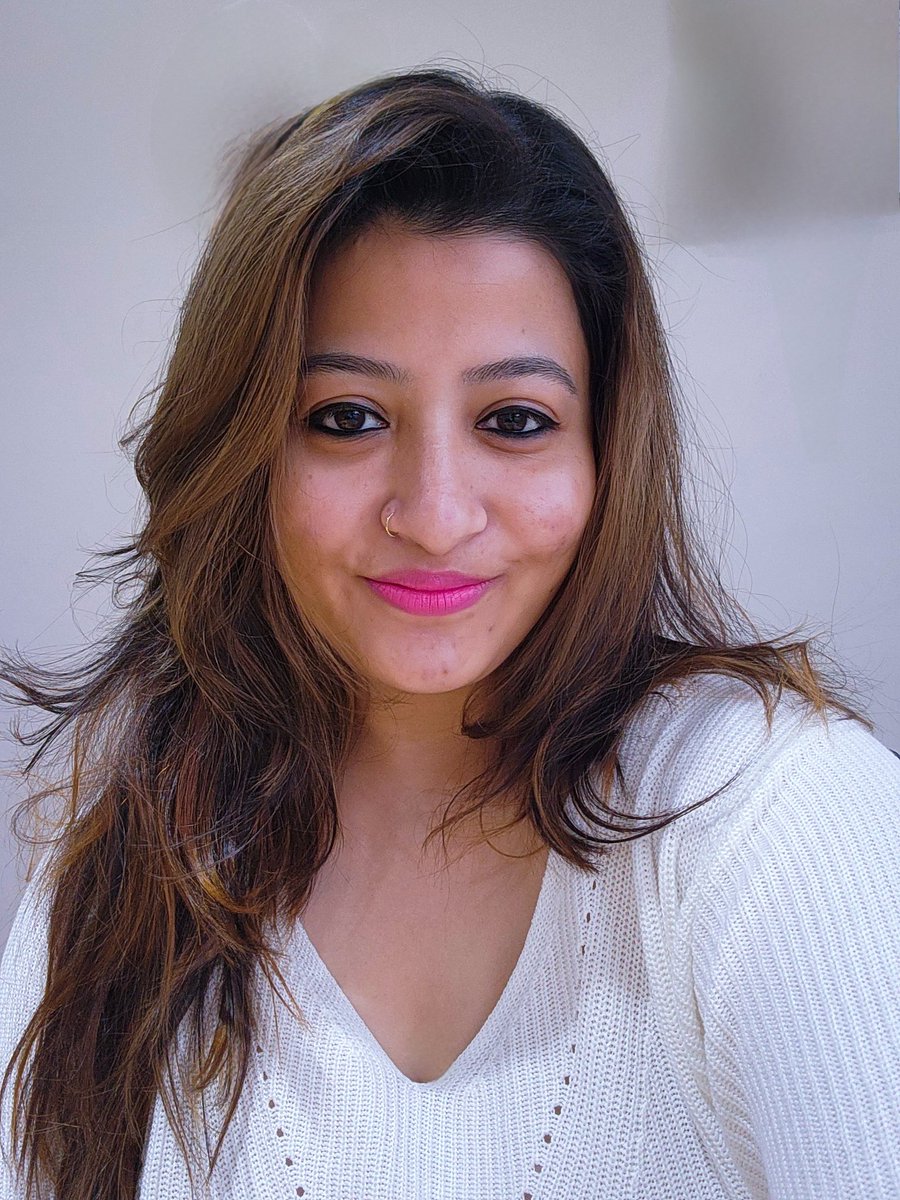 Hans wala Safed 🦢🌸🤍