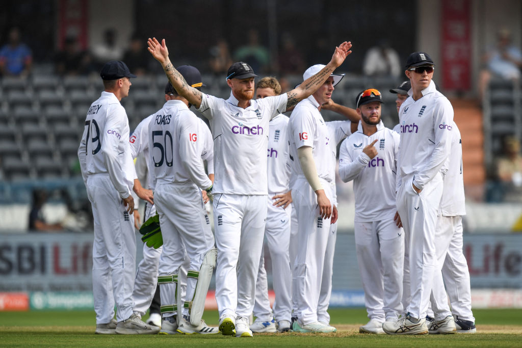 Cricket_TS's tweet photo. 🚨 𝐍𝐄𝐖 𝐏𝐎𝐃𝐂𝐀𝐒𝐓 🚨

🎙️ @NeilManthorp &amp; @Harmy611 bring you:

🔘 Paying tribute to Stokes ahead of his 100th Test
🔘 @chetannarula on #TeamIndia's dilemmas
🔘 Durham's Ollie Robinson joins us!
🔘 Hear from Rehan Ahmed
➕ More!

📱 Listen 👉 https://t.co/2oRDtCodni https://t.co/dz6nkLYBQe