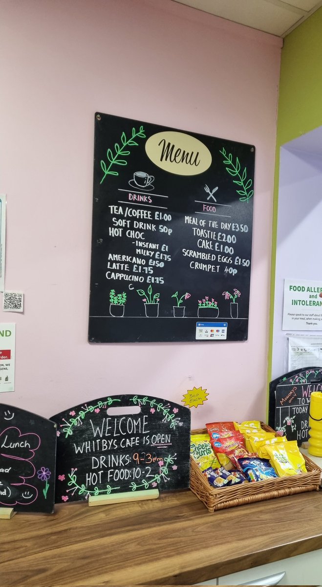 Locallancs_team's tweet photo. Fantastic team visit to @IntactCentre
Great to chat with Denise & meet all the amazing staff & volunteers in this busy, vibrant community hub.
#communityanchor
#amplifyourvoices https://t.co/Z0S82QmQz6