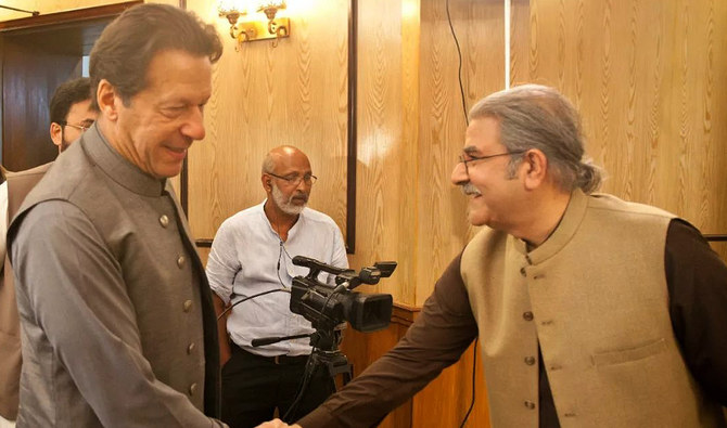 muqadasawann's tweet photo. آج اڈیالہ جیل میں عمران خان سے ملاقات ہوئی، ایسا لگ رہا تھا جیسے کیسی نوجوان  سے مل رہا ہوں۔ سمیع ابراہیم https://t.co/ywfNh99QEC