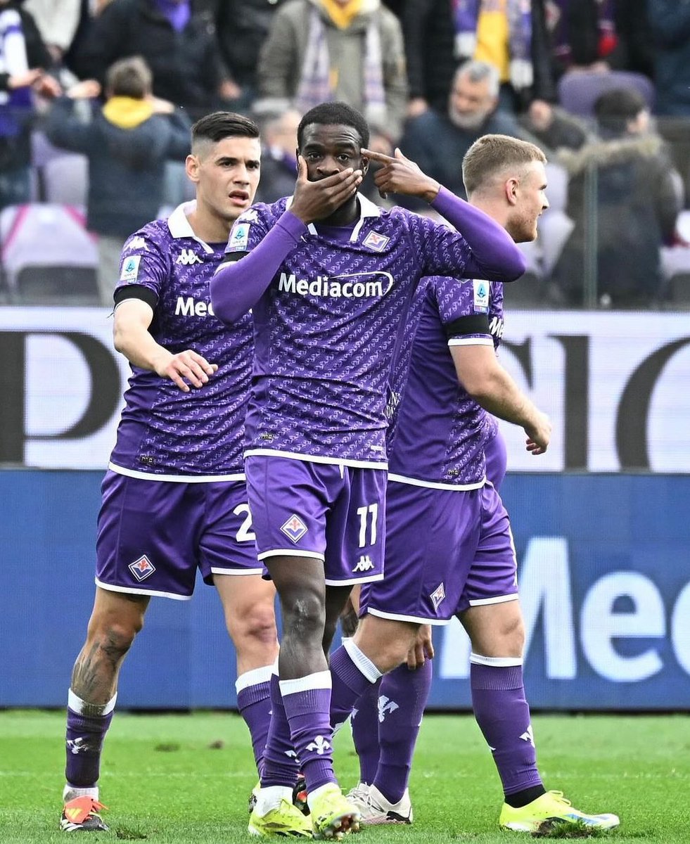 #VisitCongo 🇨🇩🐆 (@jumbadrc) on Twitter photo 🫢👈 💔
Jonathan IKONÉ marque avec son équipe Fiorentina <a href="/acffiorentina/">ACF Fiorentina</a> et célèbre en dénonçant le genocide et tueries en RDC par le #M23_RDF
#RwandaIsKiling 🫢👈 💔
Jonathan IKONÉ marque avec son équipe Fiorentina <a href="/acffiorentina/">ACF Fiorentina</a> et célèbre en dénonçant le genocide et tueries en RDC par le #M23_RDF
#RwandaIsKiling