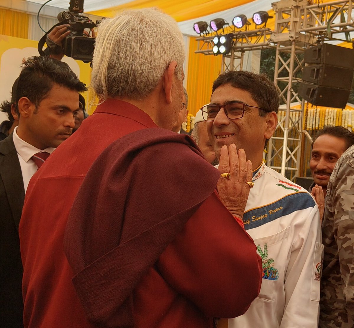 sanjayraina's tweet photo. A constant source of inspiration for me ,Hon'ble Lg J&K .@manojsinha_ Ji sharing some words of wisdom at the inaugural ceremony of @SambhaavUtsav at The J&K Resident Commission, New Delhi.
The festival is on from today to the 19th of Feb, and showcases art,culture & cuisine of Jammu & Kashmir.
Do visit. 
@OfficeOfLGJandK
@diprjk
