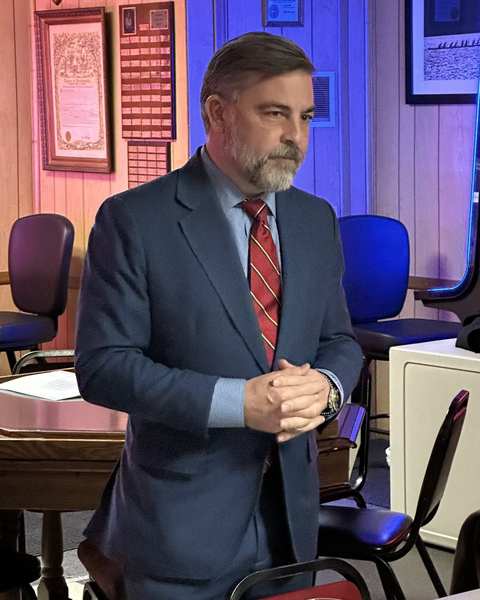 FraCoEngineerOH's tweet photo. My honor to introduce @RepMikeCarey &amp; always nice to hear from the Congressman to learn about the variety of things he’s pursuing on Capitol Hill, his perspective, approach, &amp; strategy. Thank you Congressman @MikeCareyOH15 for your service in The @OHNationalGuard, now as a https://t.co/SCe6aC25Cz
