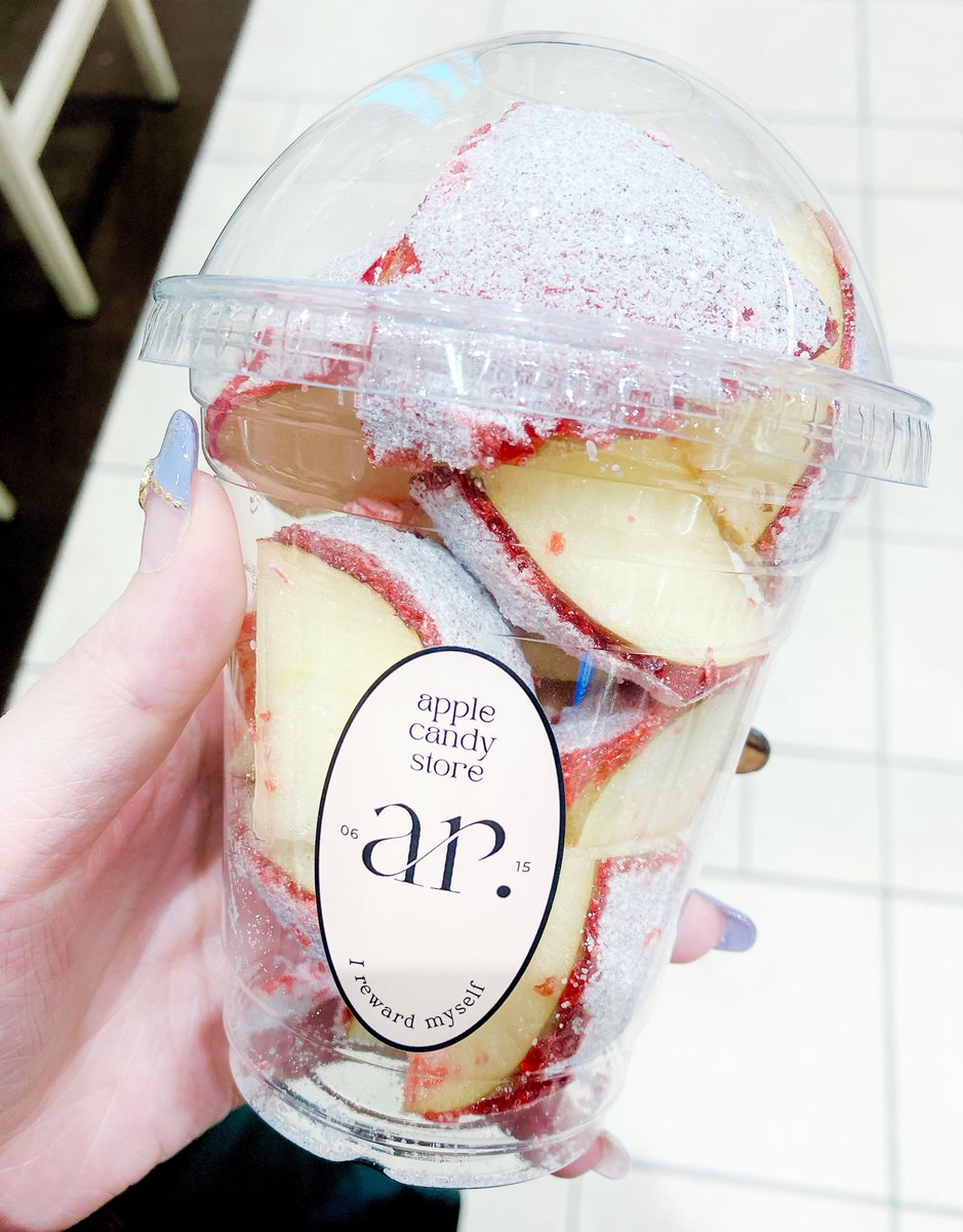 りんごあめ今回はヨーグルト味(⩌⩊⩌)🍎 