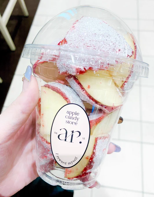 りんごあめ今回はヨーグルト味(⩌⩊⩌)🍎 