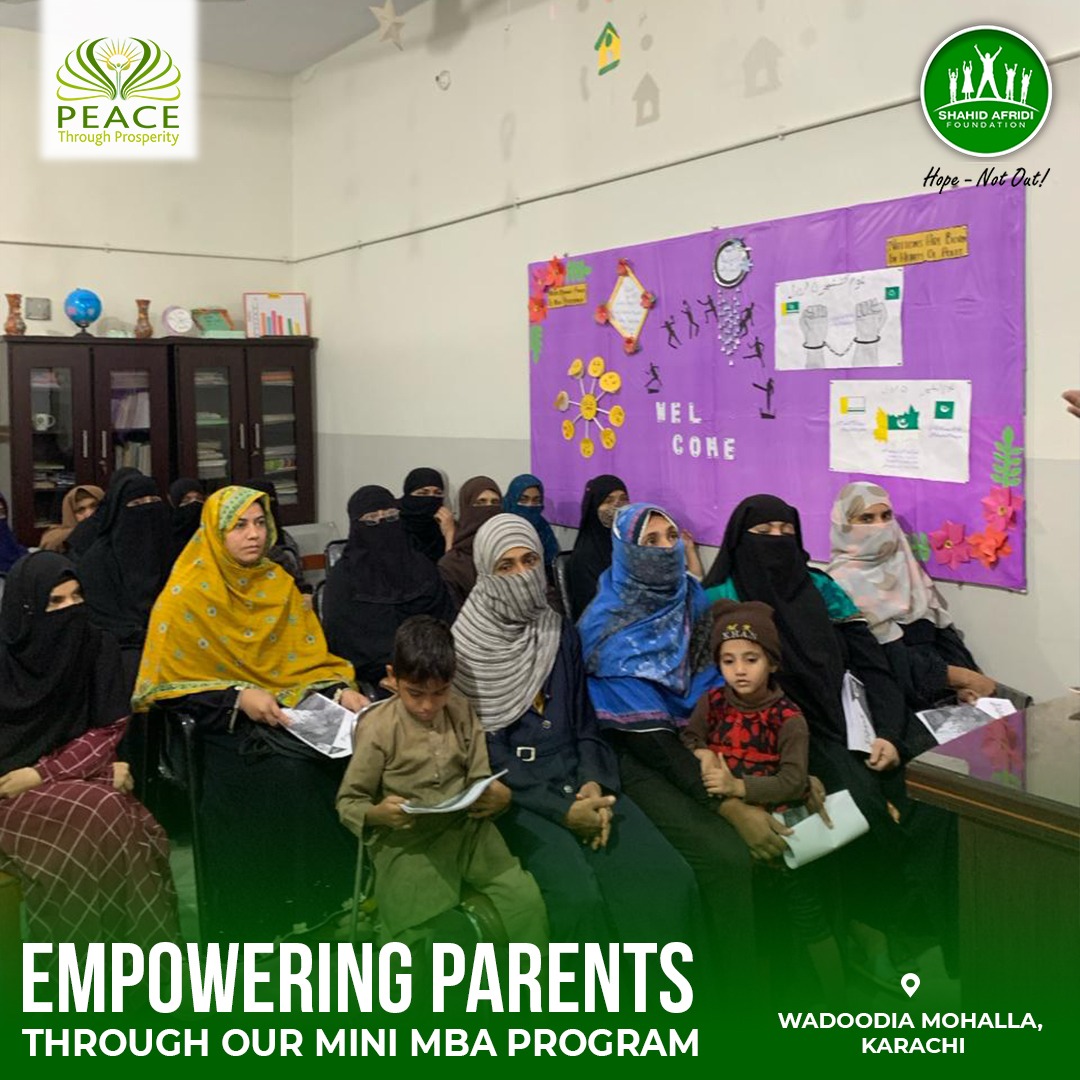 SAFoundationN's tweet image. Promoting business prospects with our #MiniMBA program with @bringptp at #SAFschool Wadoodia Mohalla Campus. Parents of #SAFstudents participated eagerly in the program that aims to impart financial literacy and entrepreneurial skills in an effort to help them uplift their lives