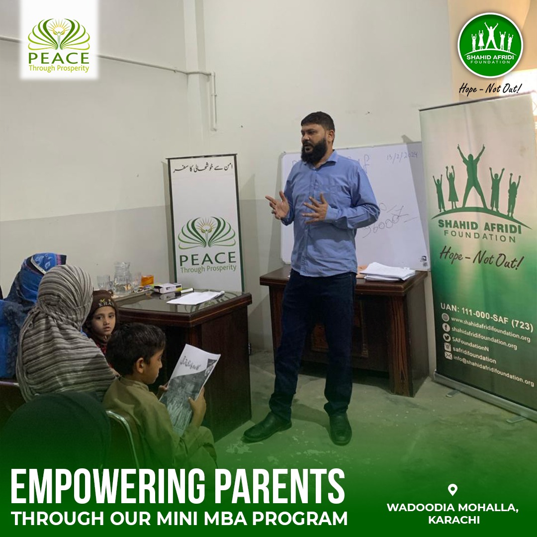 SAFoundationN's tweet image. Promoting business prospects with our #MiniMBA program with @bringptp at #SAFschool Wadoodia Mohalla Campus. Parents of #SAFstudents participated eagerly in the program that aims to impart financial literacy and entrepreneurial skills in an effort to help them uplift their lives