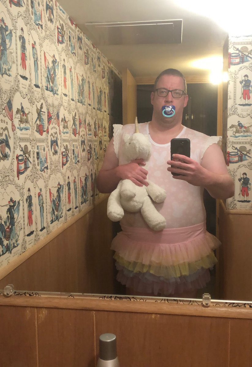 🇺🇸 Larry 🇺🇸 tweet media