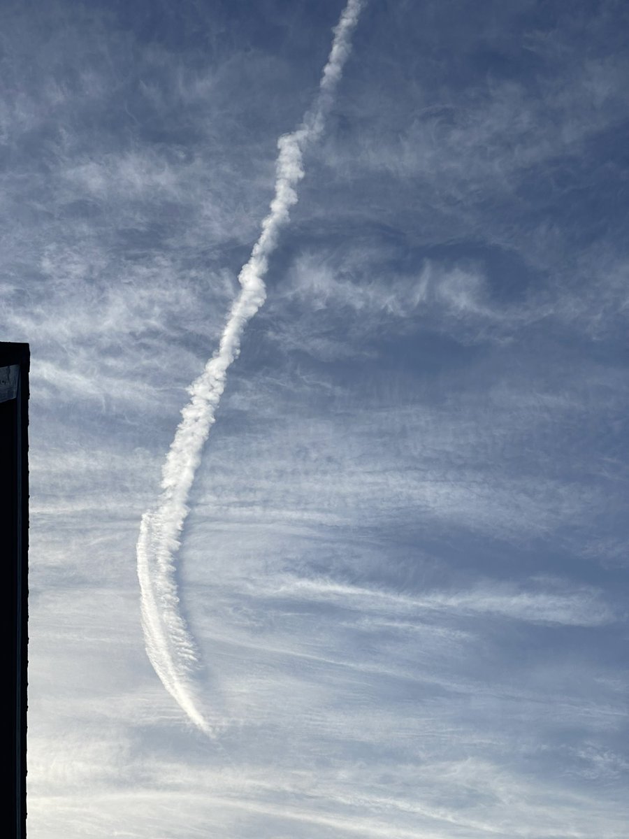 d11wne's tweet photo. Requested to attend @RishiSunak @GBNEWS in Darlington. My question “why are you poisoning us daily etc” what’s the point of anything if we can’t breathe?This morning in @NCLairport #CloudSeeding
#greatreset #NWO
#UNgenocide
#SAI
@wideawake_media
@WindsorDebs
@Real1FisherMan https://t.co/EvqQVyVXsD