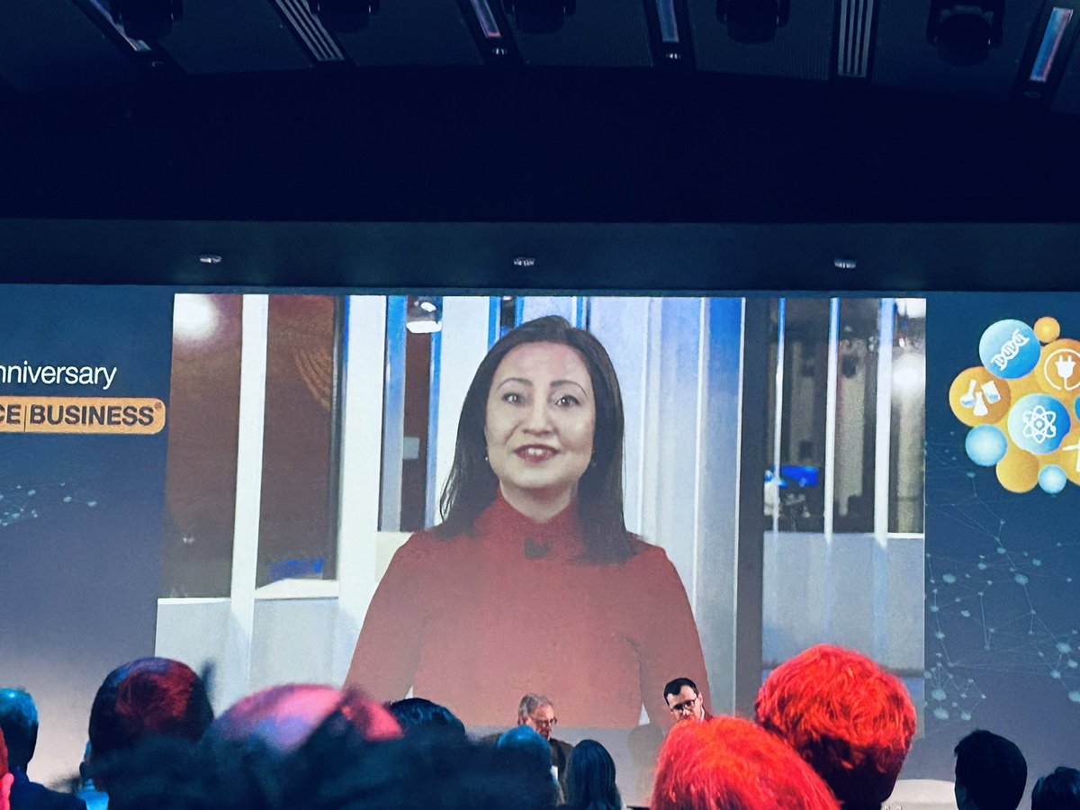 SaaraHarjula's tweet photo. Commissioner @Ili_Ivanova urging R&amp;I actors to speak on behalf of the EU’s Framework Programme: «  tell the world and at the national &amp; regional level what difference the FP has made in your organization «  #Horizon40 #SB20Years https://t.co/AyXznhTUHH