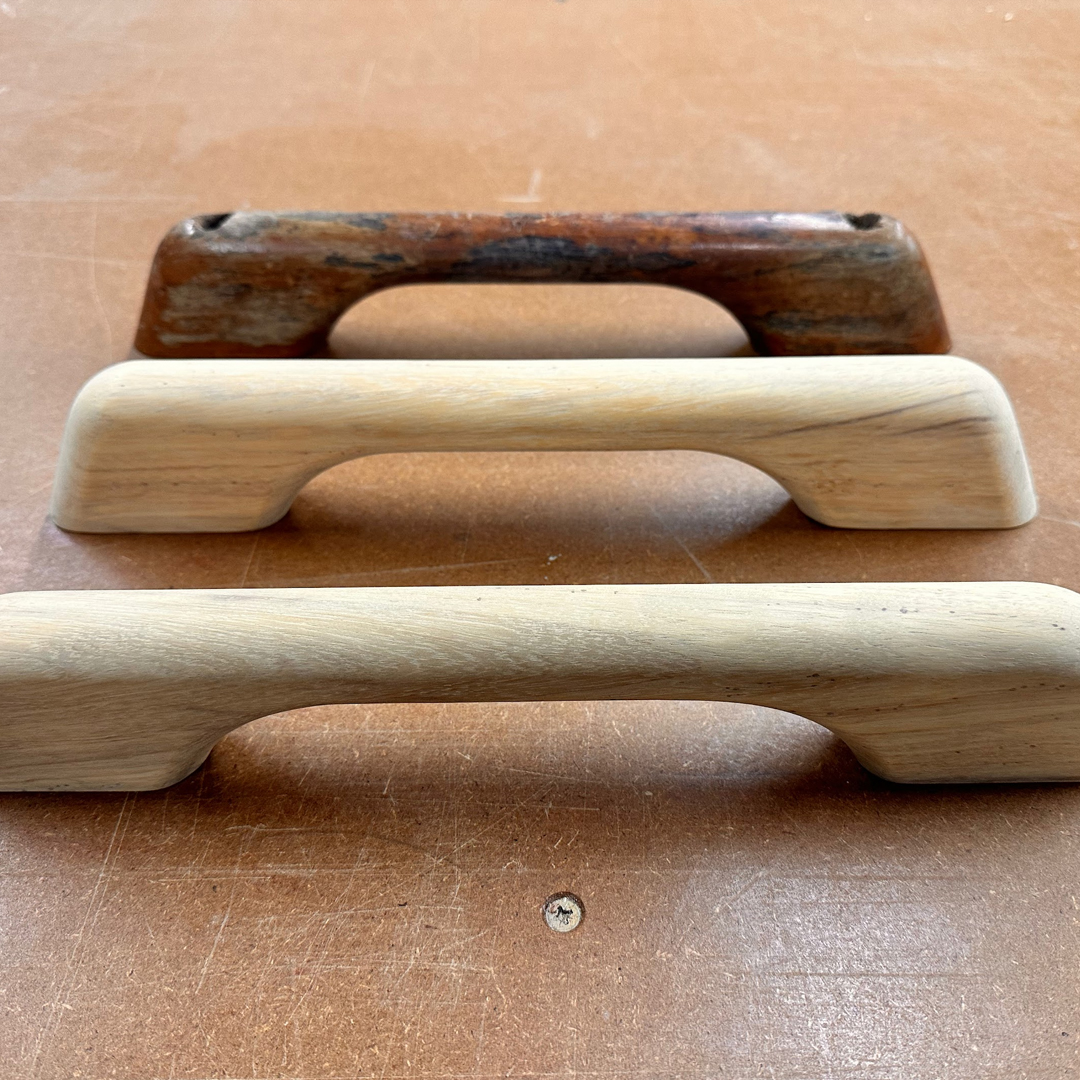 JLAJoinery's tweet photo. We can ‘handle’ any project! 🪚

Check out these beautiful Iroko handrails, produced to look like the old ones that needed replacing!

#jlajoinery #joinery #bespokejoinery #iroko #sailingyacht #sailing #yachting #saillife #chichesteryachtclub #chichester #westsussex https://t.co/UoK0NNGVsw