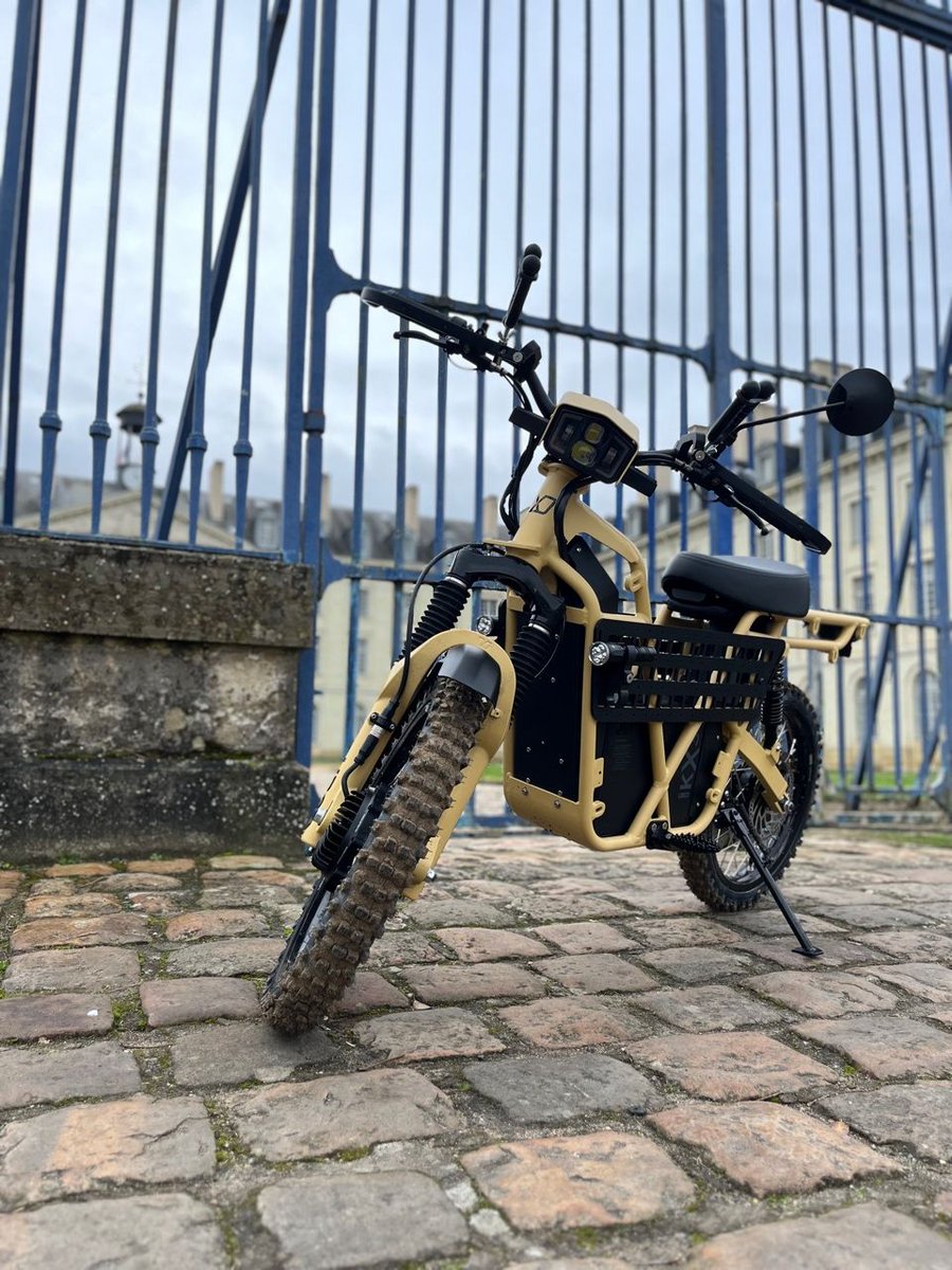 toadinnovation's tweet photo. 🐸En avant ! Voici notre UBCO "Forces Spéciales" aux @EMS__49 pour tests et validation technique. Une expérimentation dans la longue lignée du déplacement rapide et motorisé des cavaliers français.

Crapauds fiers d'avoir développé cette machine avec @ubcobikes 💪 @cavalerie_bld https://t.co/A8HyhU8SMa
