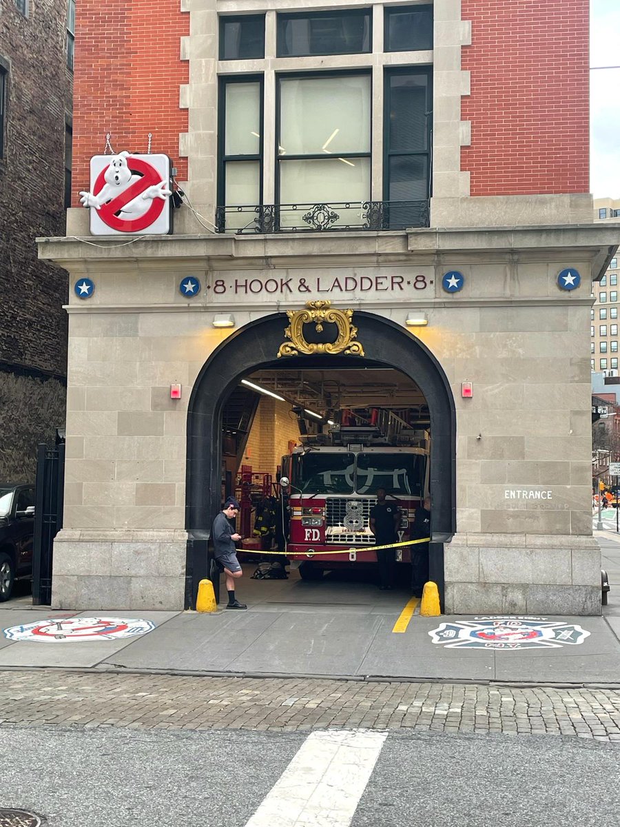 Windsor_Tweets's tweet photo. The group visited the Firehouse, Hook and Ladder 8, made famous by being the HQ for the Ghostbusters in the original film. Who you gonna call?!
#NewYork  #hookandladder #firehouse https://t.co/b6Hm9kwm4Q