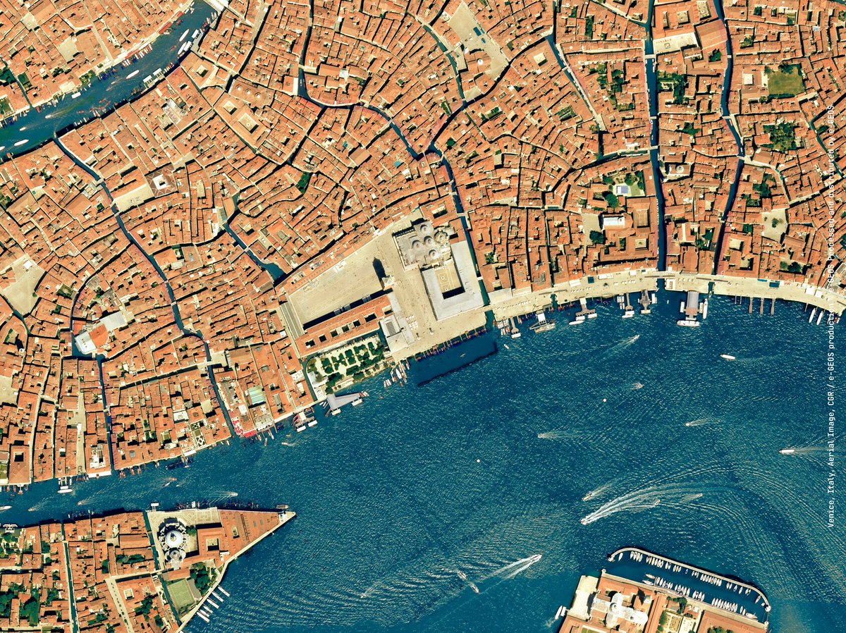 e_geos's tweet photo. 🇮🇹 🎭 Today #ItalianPills brings you to the Carnival of #Venice, among the colours and folklore for one of the most famous celebrations in the world! 
📸 #Venezia, #Italy. #AerialImage, #CGR / e-GEOS production © e-GEOS. Processed and distributed by #e_GEOS
#CarnevaleVenezia2024 https://t.co/6rpMZdlEFz