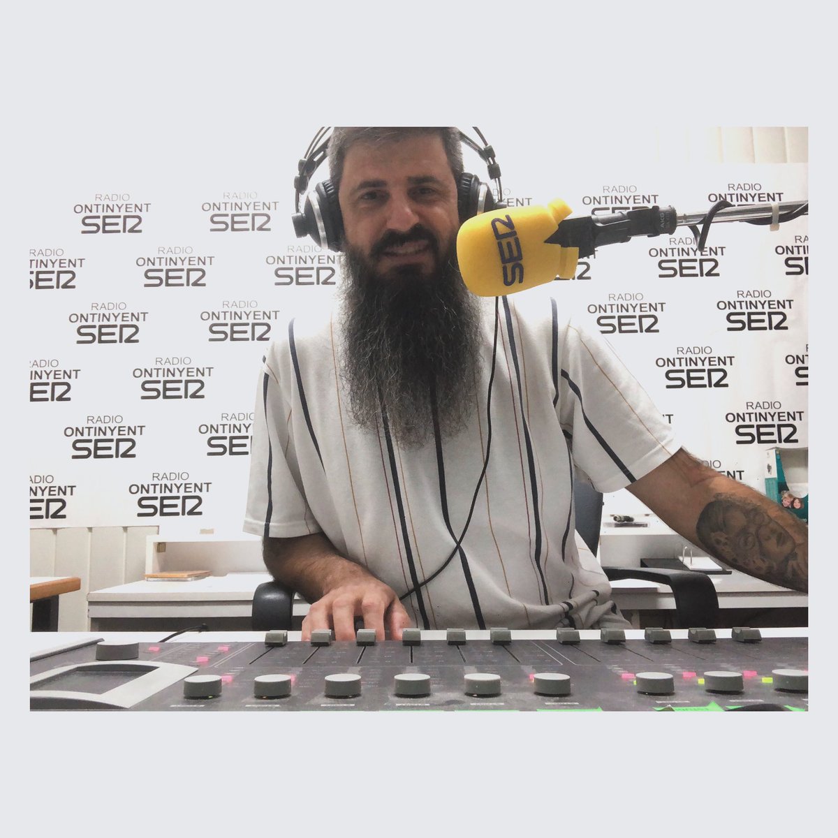 Feliç dia de la ràdio!!!
#radio #locucion #music #diadelaradio #studio