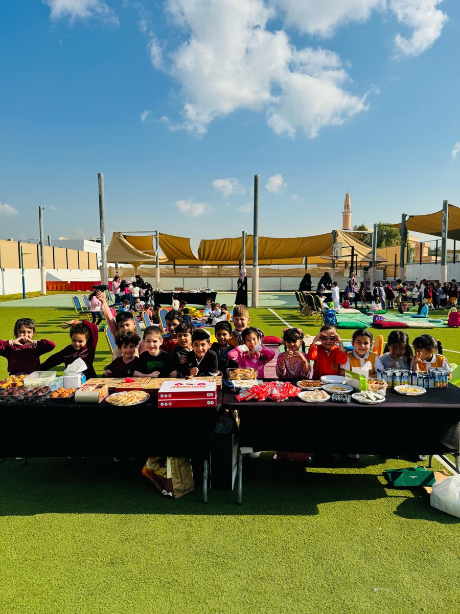 NGSDubai's tweet photo. Capturing moments of joy and togetherness at our KG2 picnic! Little hearts, and big smiles. 🤗
 طلاب الروضة الثانية تجمعهم لحظات من الفرح في هذه النزهة! قلوب صغيرة، وابتسامات رائعة. 🤗 https://t.co/RLhLtn8IUT