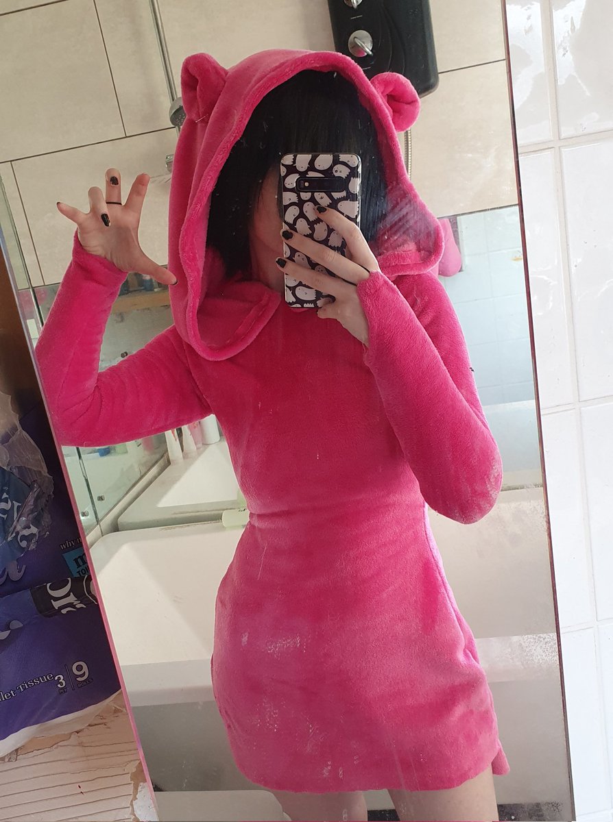 I forgor to post lol here's some wip pics of my daiya cosplay (ft my cat)

#daiya #daiyahigashikata #cosplay #cosplaywip