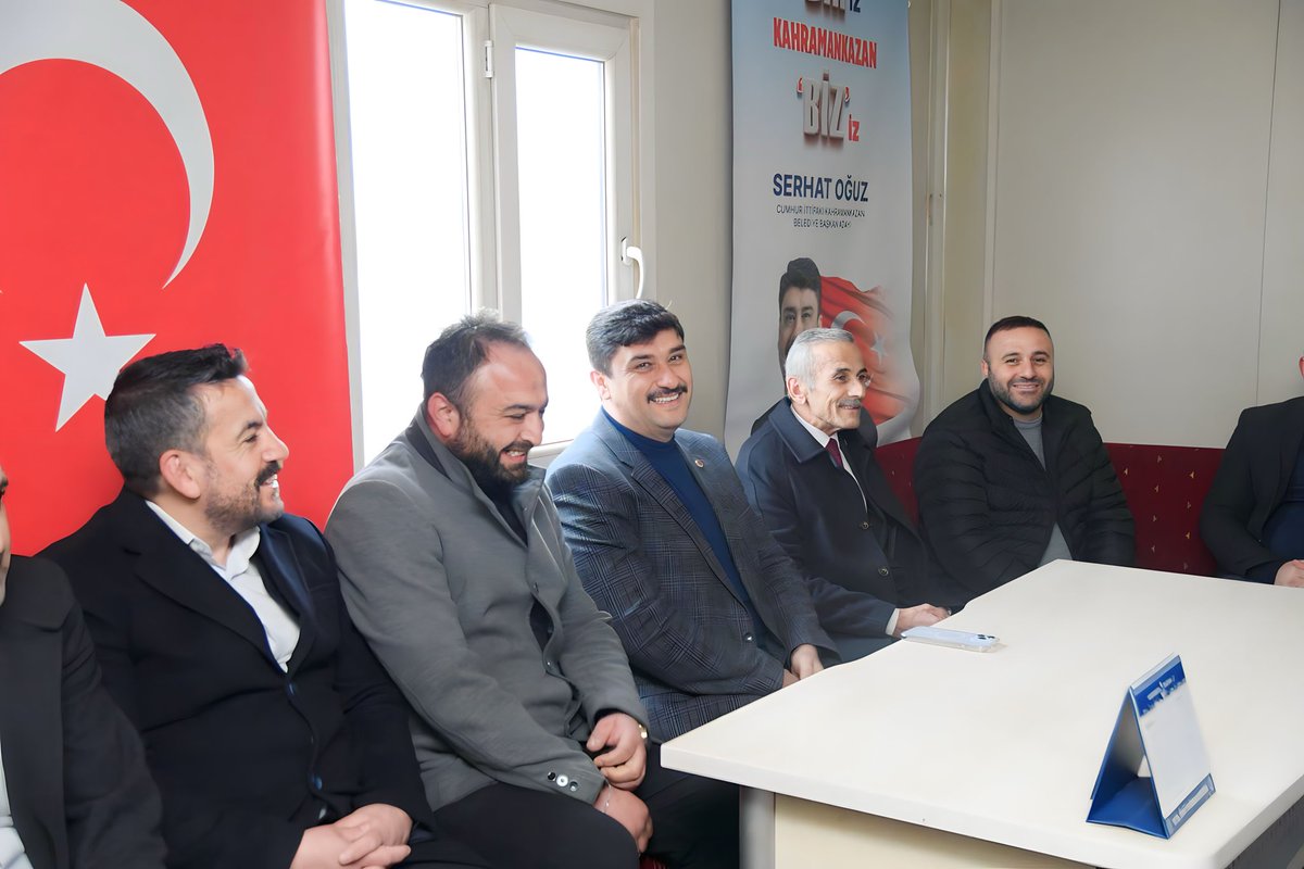serhatoguz06's tweet photo. AK Parti İlçe Başkanımız Sn. Ahmet Ceylan ve Milliyetçi Haraket Partisi İlçe Başkanımız Sn. Ali Gökdere ile birlikte güne dolmuşçu esnaf arkadaşlarımızla başlayıp, dertleriyle hemhal olduk.

Tüm esnafımıza göstermiş oldukları samimi misafirperverliklerinden dolayı teşekkür ediyorum.

Kahramankazan için ‘Bir’iz 
Kahramankazan Biz’iz…