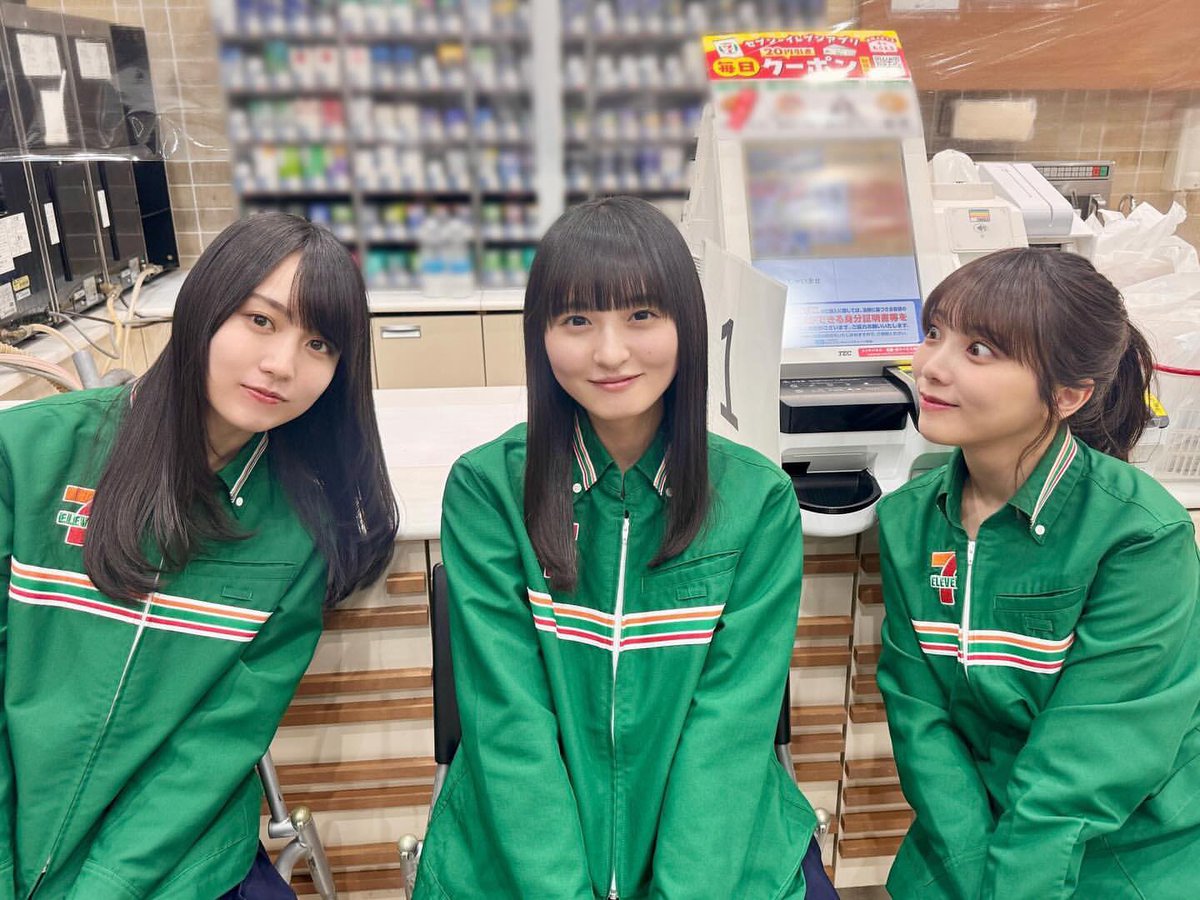 0820n46's tweet photo. 与田さんは推しと絡むとOUTの血が疼くみたいです。
 #yodagram https://t.co/D7ObwWXMqS