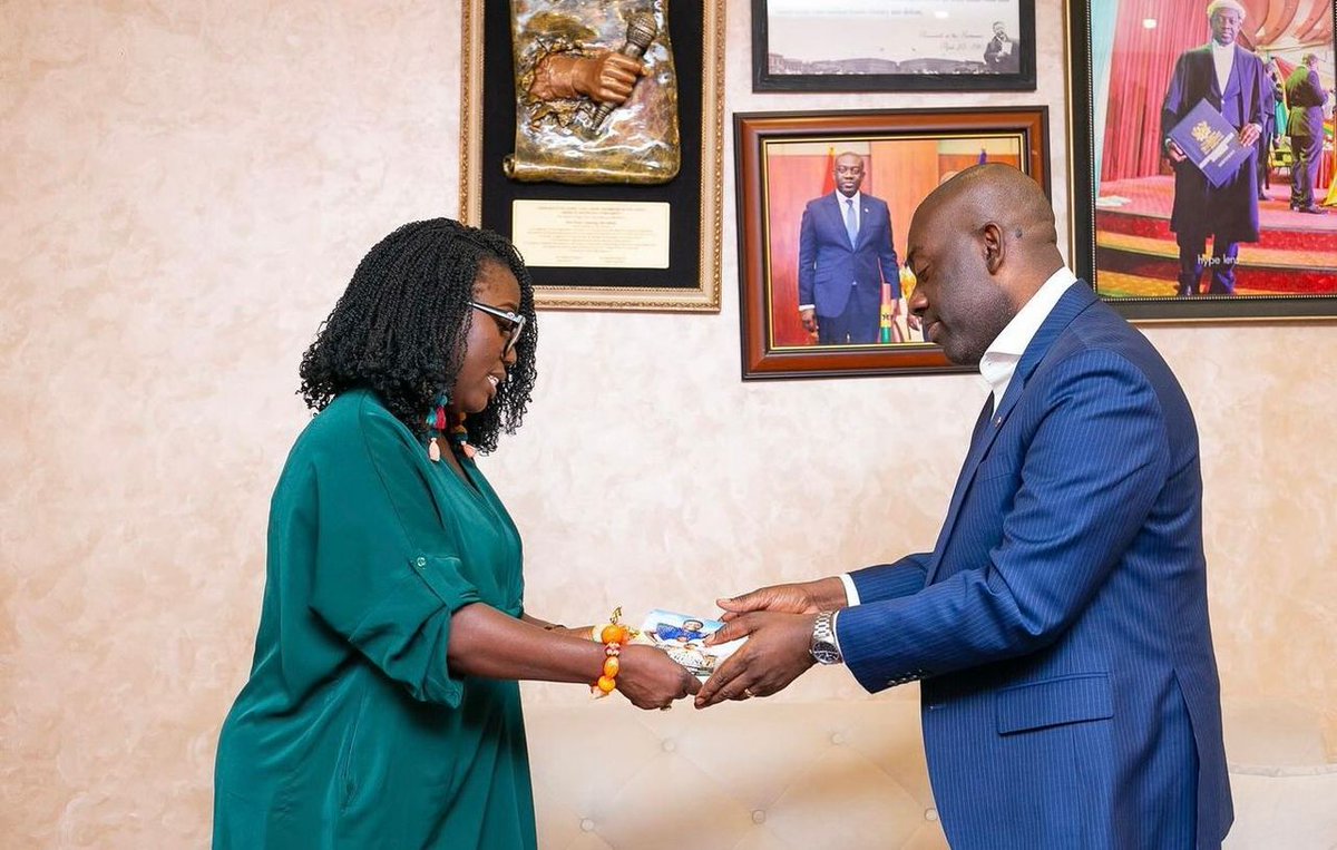the_clinton_'s tweet image. @dianaantwihamilton has paid a courtesy visit to the Minister for Information, Kojo Oppong Nkrumah, to officially inform him about the 10th-anniversary celebration of #AwakeExperience and extend an invitation to the event.