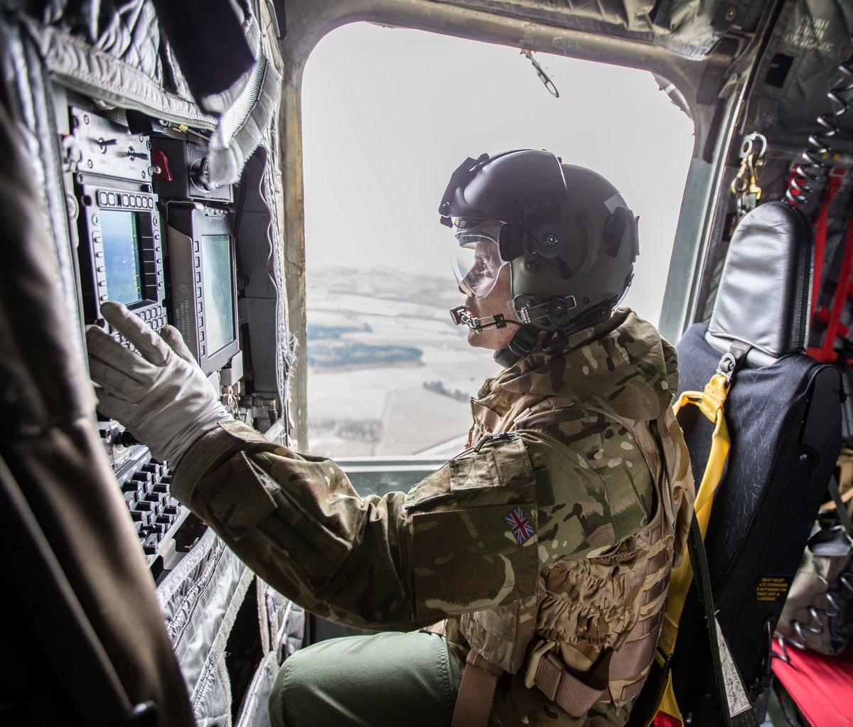 As a Weapon Systems Operator, you could be part of the a Rotary Wing (Crewman) on the helicopter force, providing direct support to battlefield operations. Discover more: bit.ly/3tSrek3