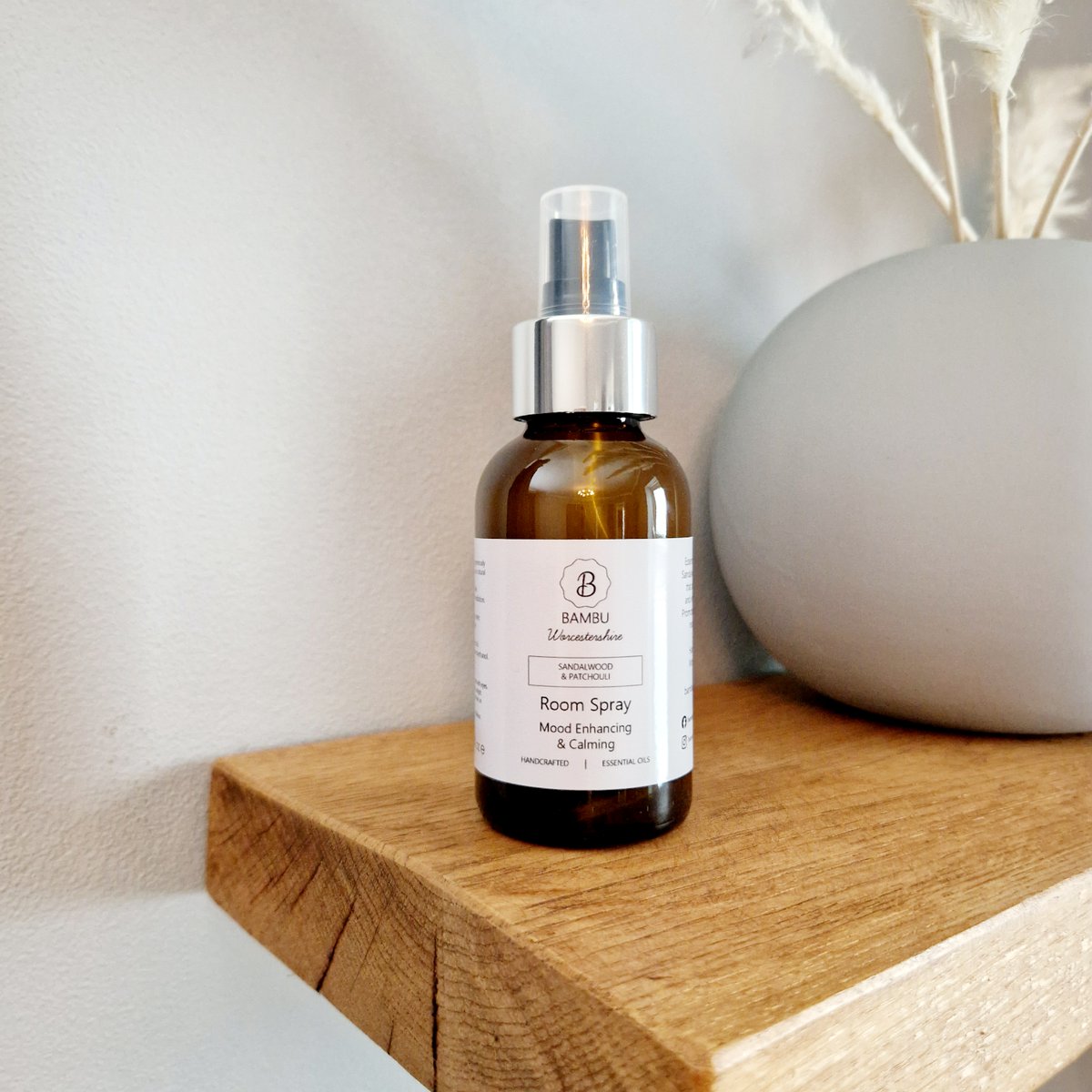 BambuWorcester's tweet photo. Sandalwood &amp; Patchouli Pillow Spray. Essential oils of Sandalwood &amp; Patchouli that calms the mind &amp; enhances the mood. Also promotes relaxation &amp; reduces stress  https://t.co/AgyeOQHMX0 #pilowspray #sleepspray #sleep #menopause #earlybiz #yoga #aromatherapy #worcestershirehour https://t.co/lMlsTaDxc5
