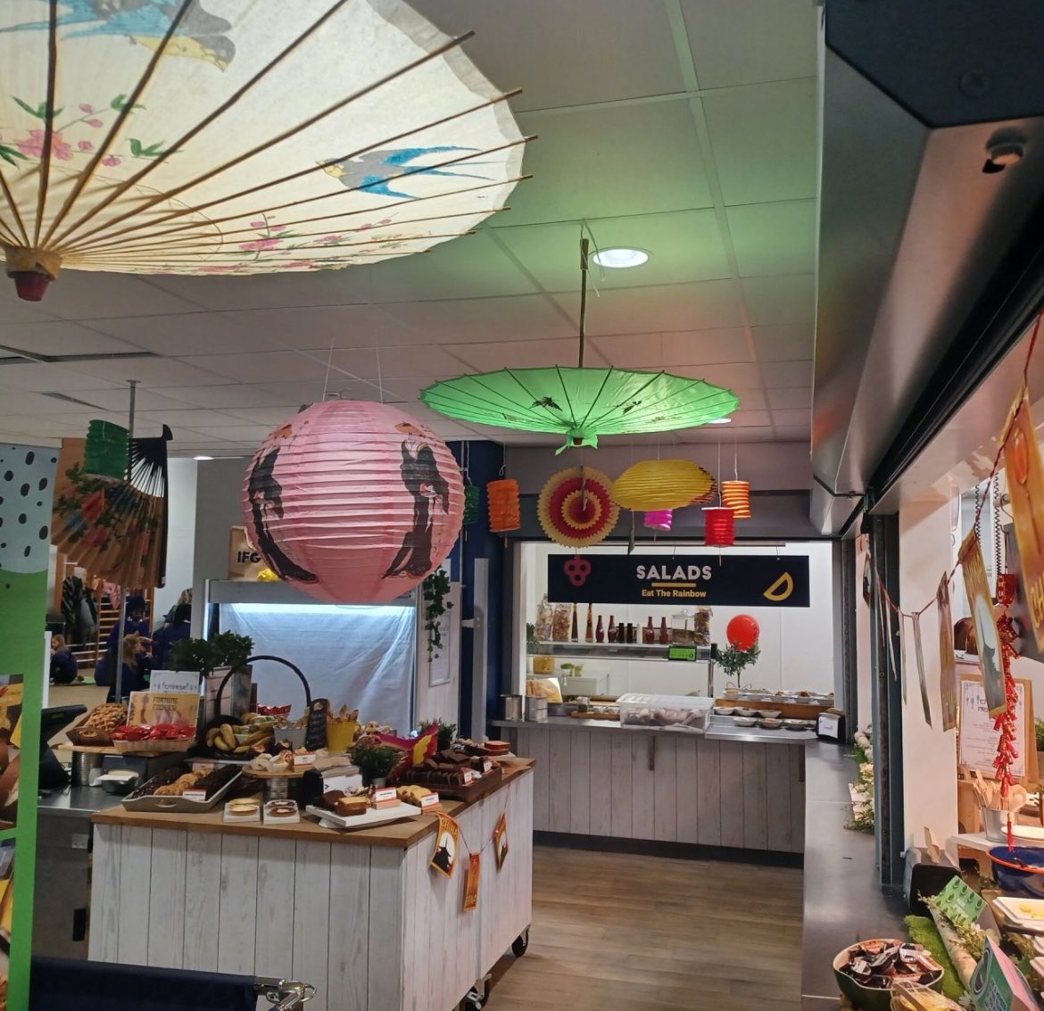 Happy Lunar New Year to everyone who celebrated at the weekend! 🎉🐉

Many of our teams marked the occasion last week, dressing their dining halls and serving up delicious Chinese cuisine for students in schools across the country. 

#ChineseNewYear #LunarNewYear #SchoolCatering