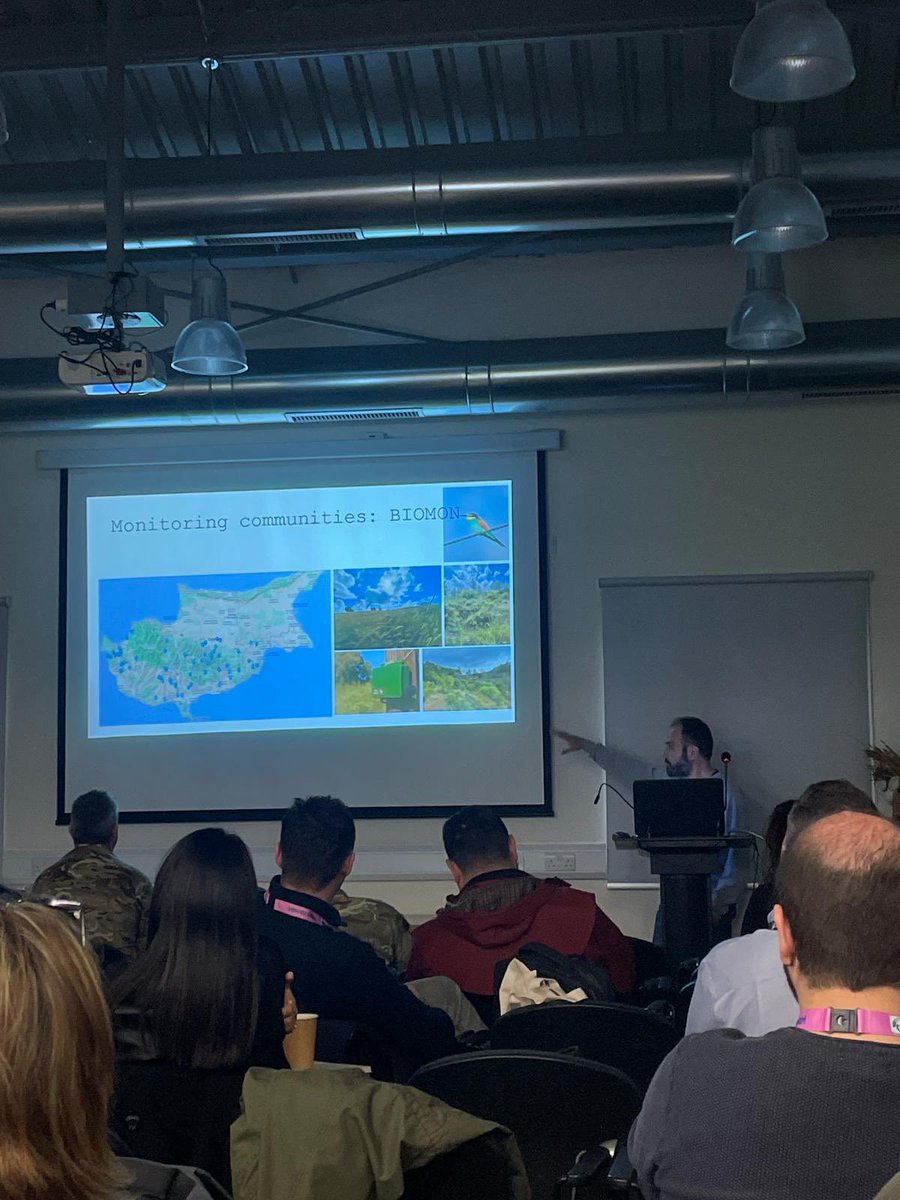 More talks today on

📡Insect Ai,  @TomAugust85 

🌊 Exploring aquatic ecosystems: methods to monitor freshwater taxa, @OficialdeguiF 

🪶Bird monitoring using novel technologies, @cmammides 

#UKCEH #UniversidtyofSouthBohemia #FrederickUniversity #OneHealth