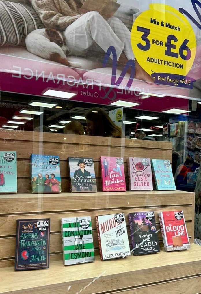 SO EXCITED!! Huge thanks to my fellow Boldwood author Laura Carter, who spotted my book 'An (Un)Romantic Comedy' in the WINDOW of The Works in York